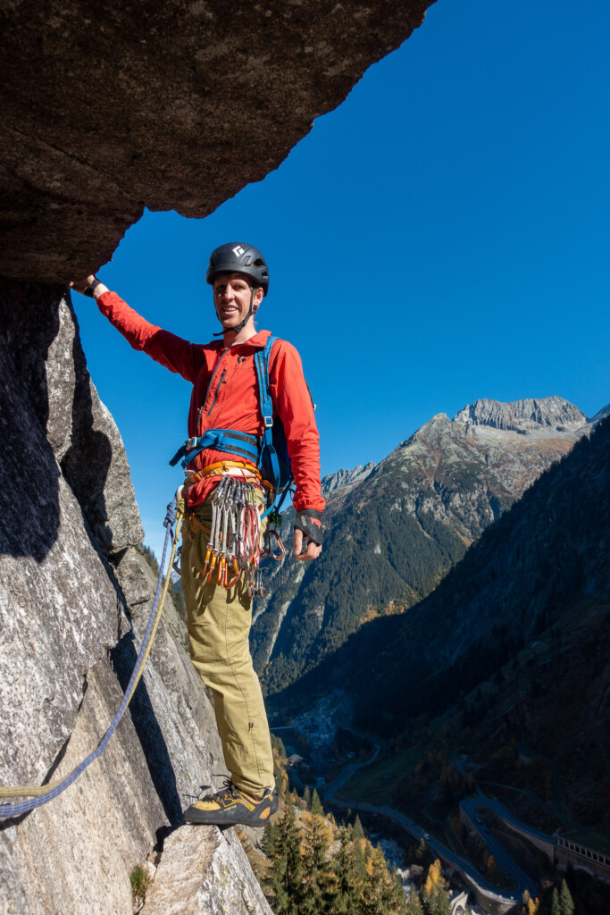 Jonas Schwarz climbing