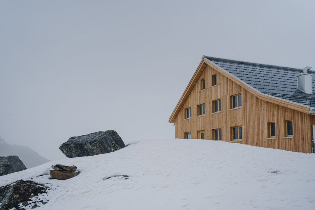 Die Keschhütte bei Davos im Winter