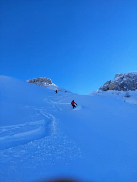 Powder Abfahrt im Lidernengebiet