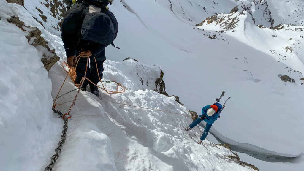 Skifahren und Abseilen