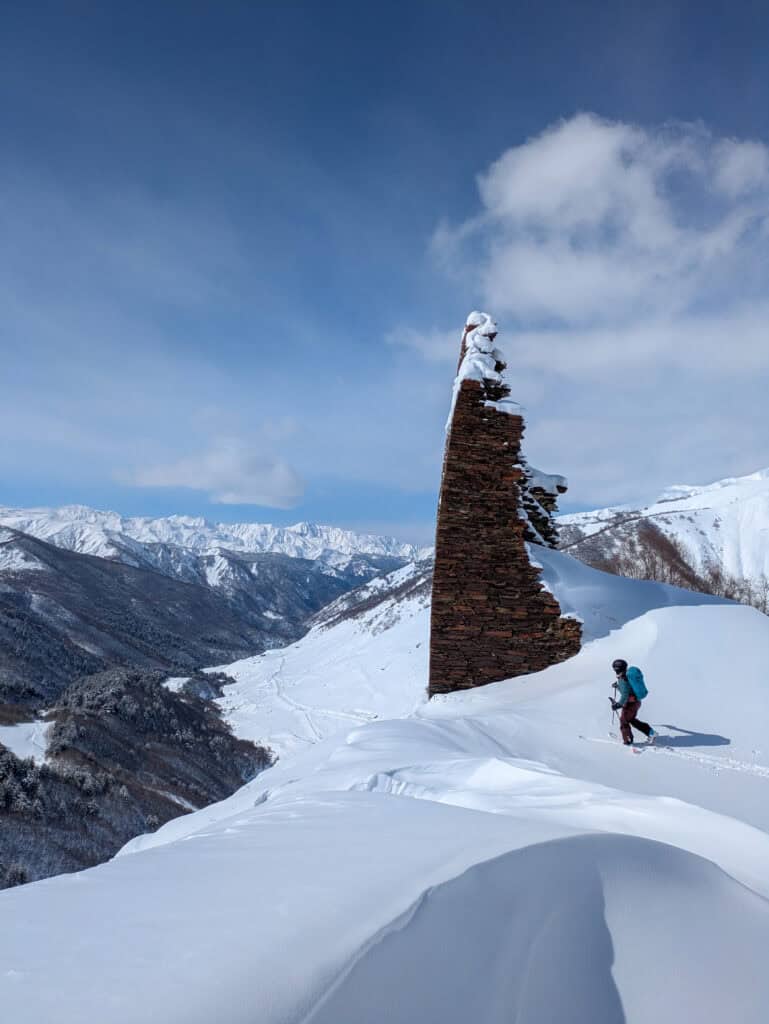 Ski tours in Georgia with small defence towers