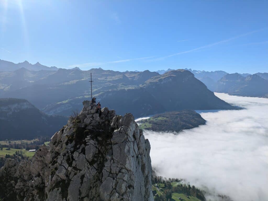 Adlerspitz über dem Nebelmeer