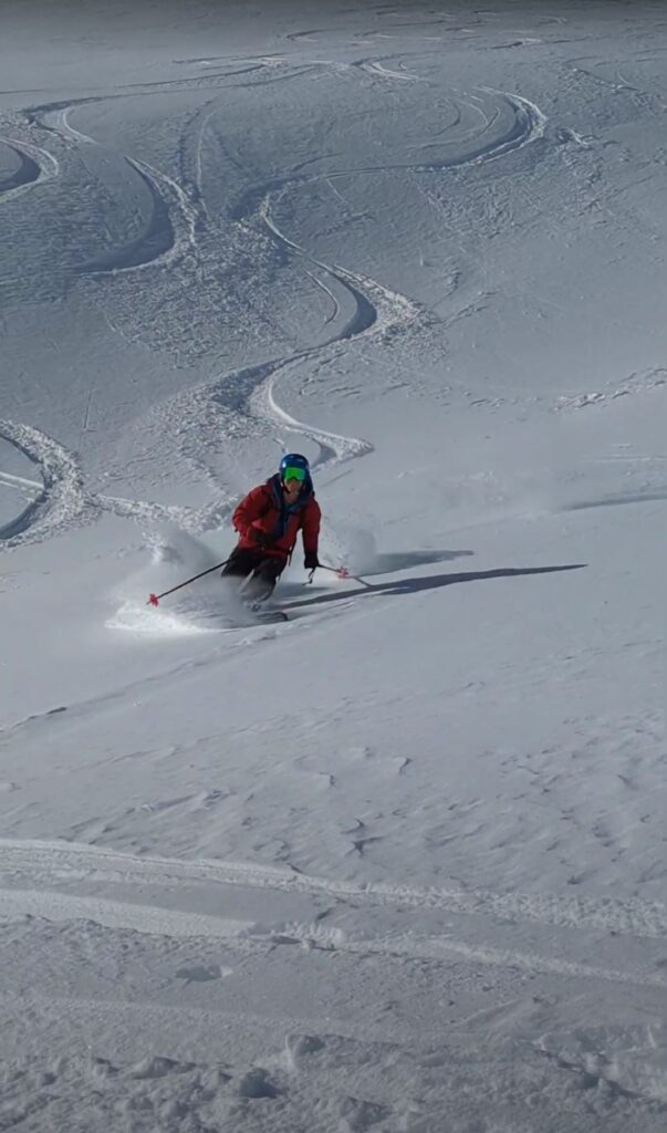 Freeriders on the descent near Andermatt