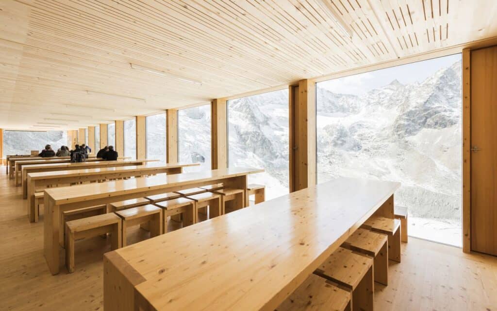 Cabane de Moiry interior