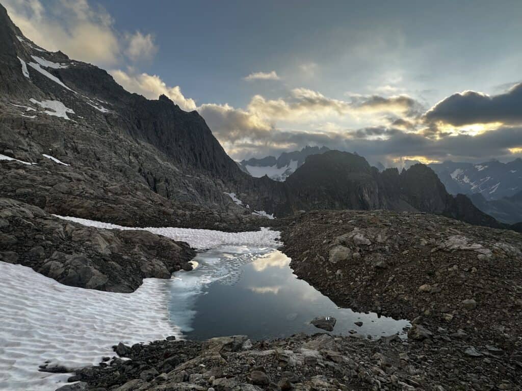 Small lake on the approach to the Sustenlochspitz