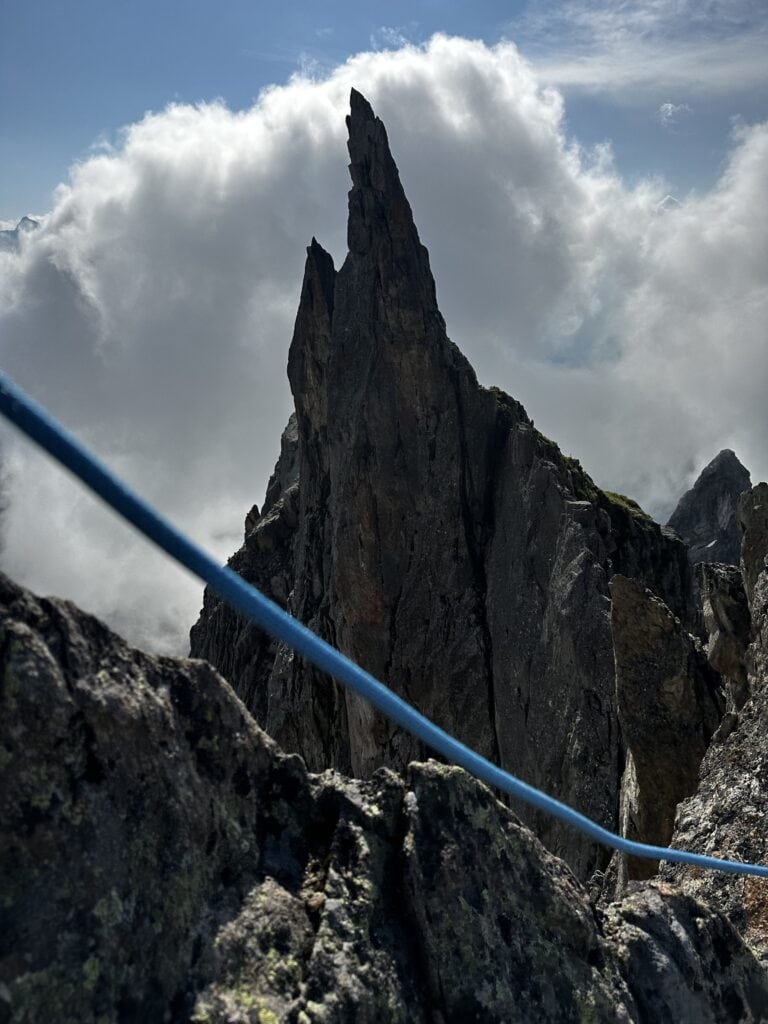 Rock needle on the SW ridge to the Sustenlochspitz