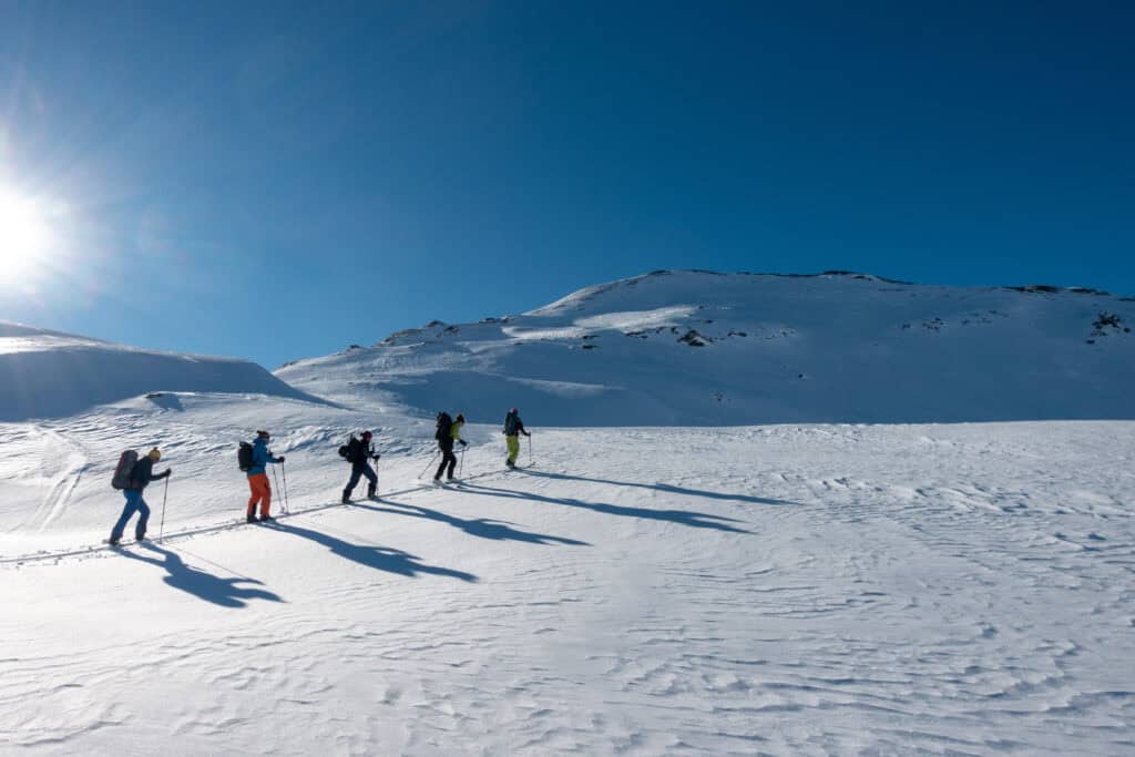 Ski tours on the ascent in the Jenatsch area