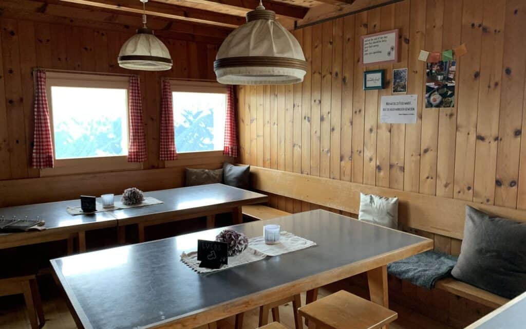 Ringelspitzhütte innen