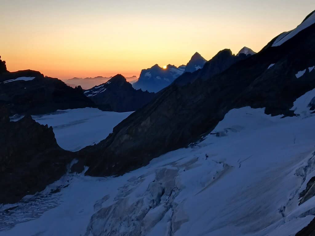 Mountain hike to the Blüemlisalphorn